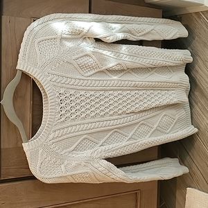 Woman's Gap white cable knit sweater